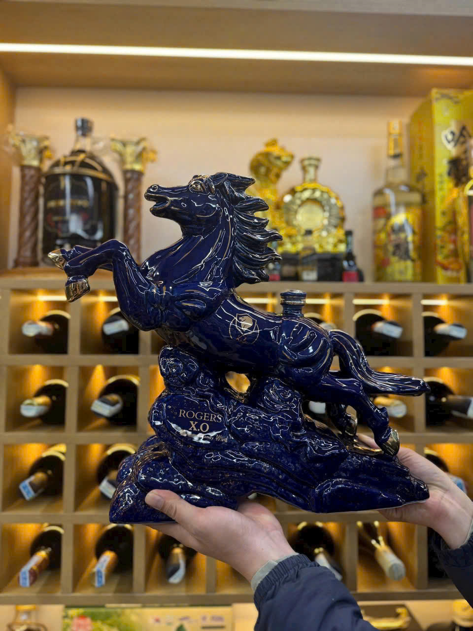 Rượu Ngựa Rogers XO – Phi Nước Đại, Mã Đáo Thành Công